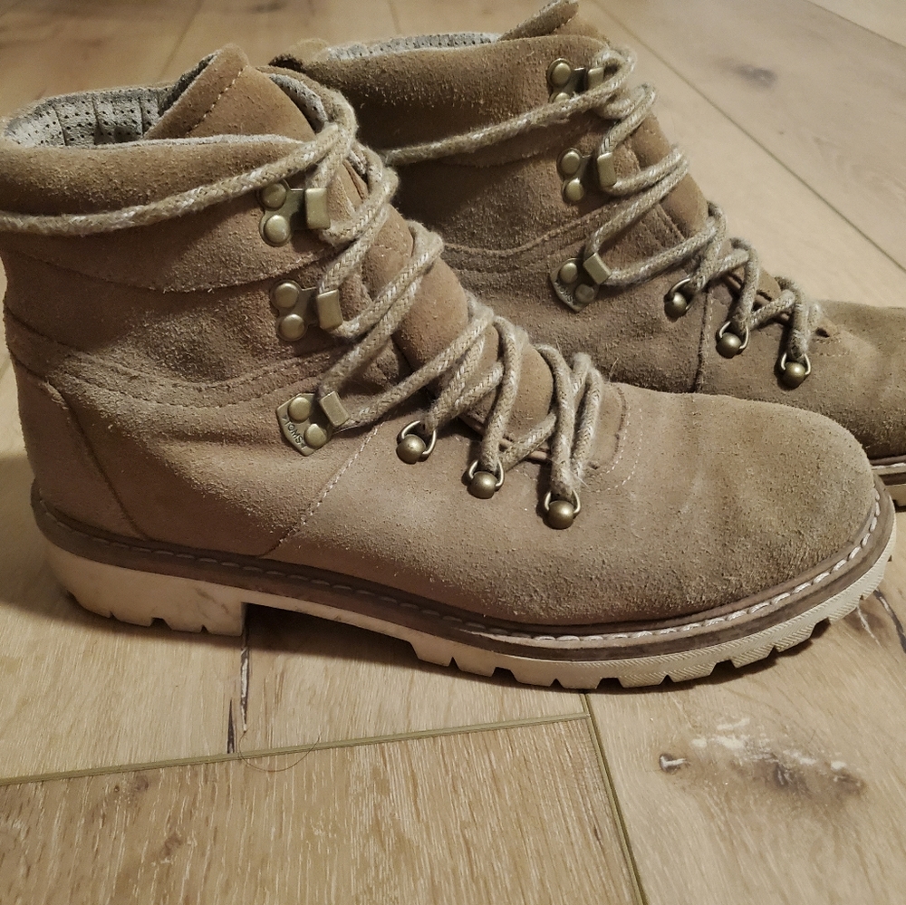 TOMS Summit Rawhide Suede Waterproof Hiking Boot